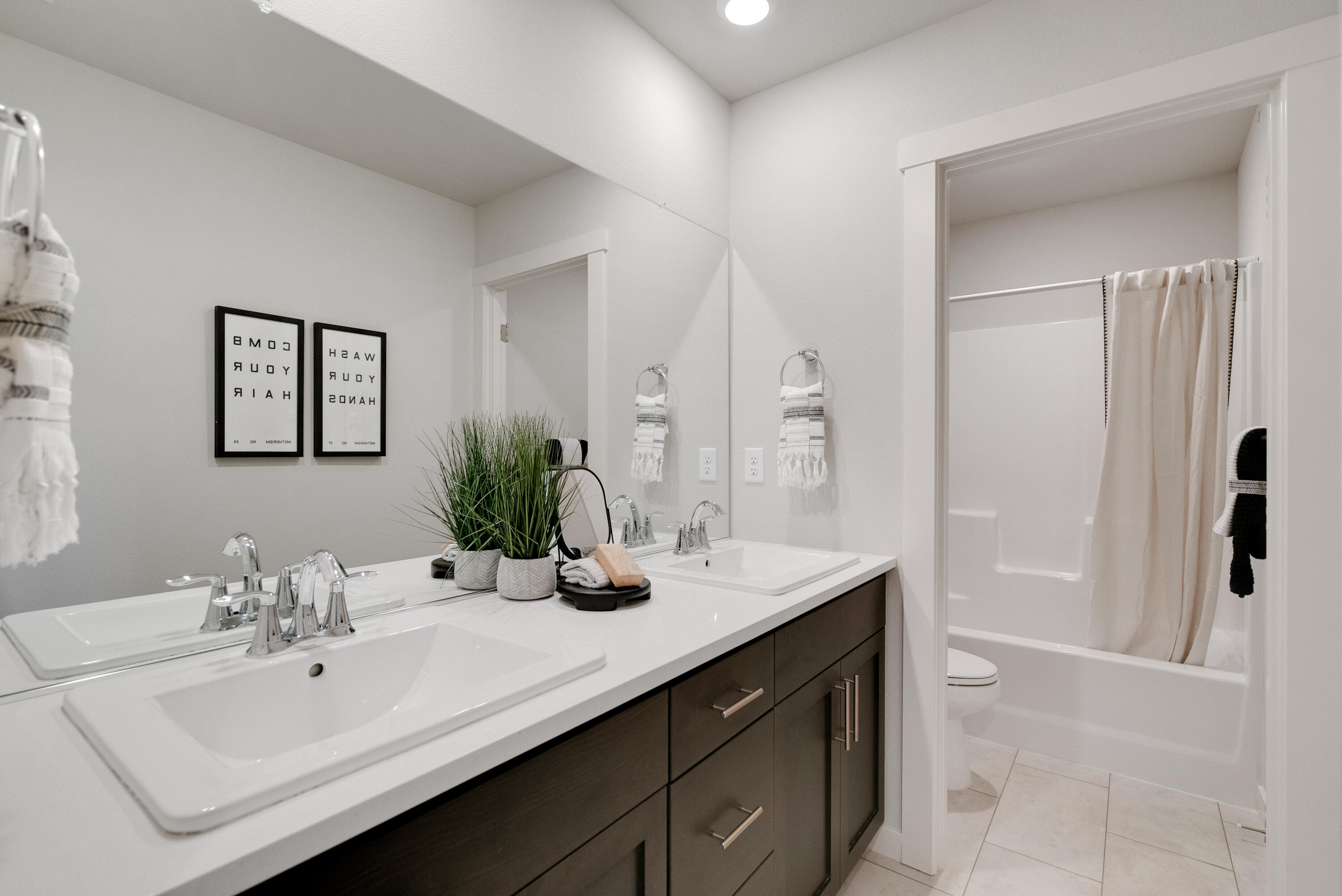 63293 Peale Street Bend, OR 97701 - Photo 13 of 19 POR_Acadia Pointe_Pic_Magnolia_Bath2_F2