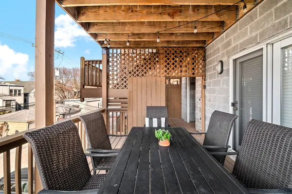 $525,000 | 1420 West Hollywood Avenue, Unit 2, Chicago, IL 60660