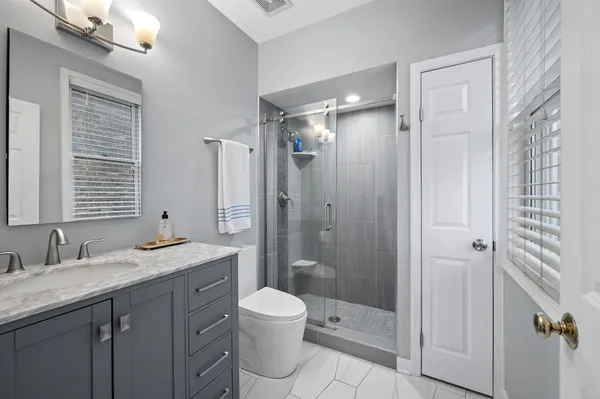 $525,000 | 1420 West Hollywood Avenue, Unit 2, Chicago, IL 60660