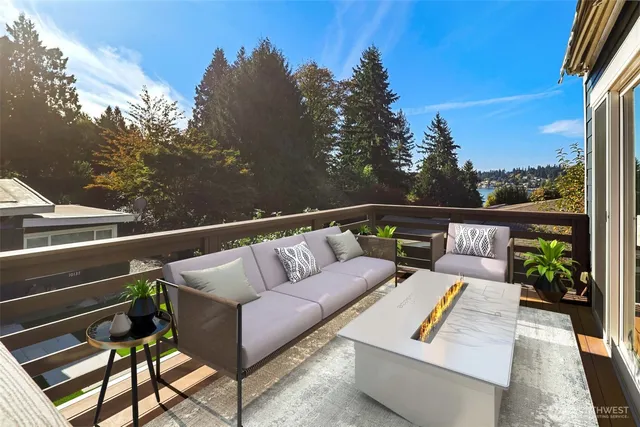 a view of sitting area with furniture