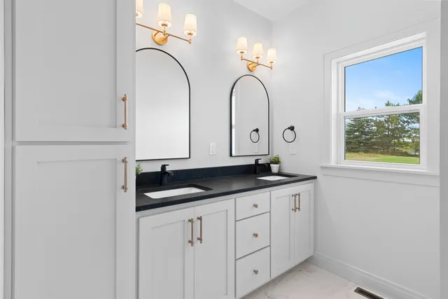 $864,900 | 4104 Blackberry Ridge Court, Oneida, WI 54155