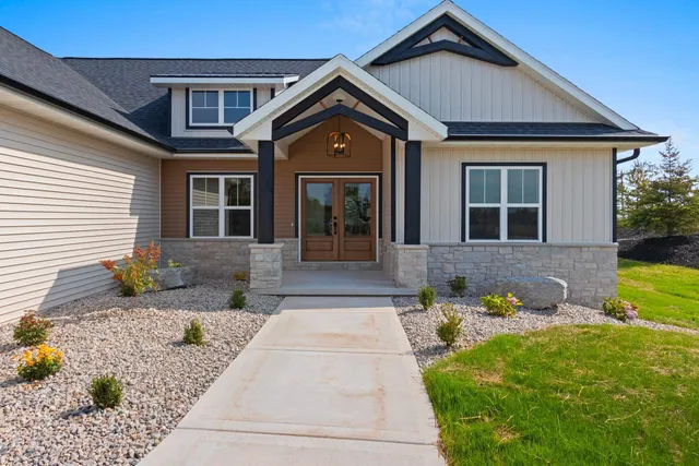 $864,900 | 4104 Blackberry Ridge Court, Oneida, WI 54155