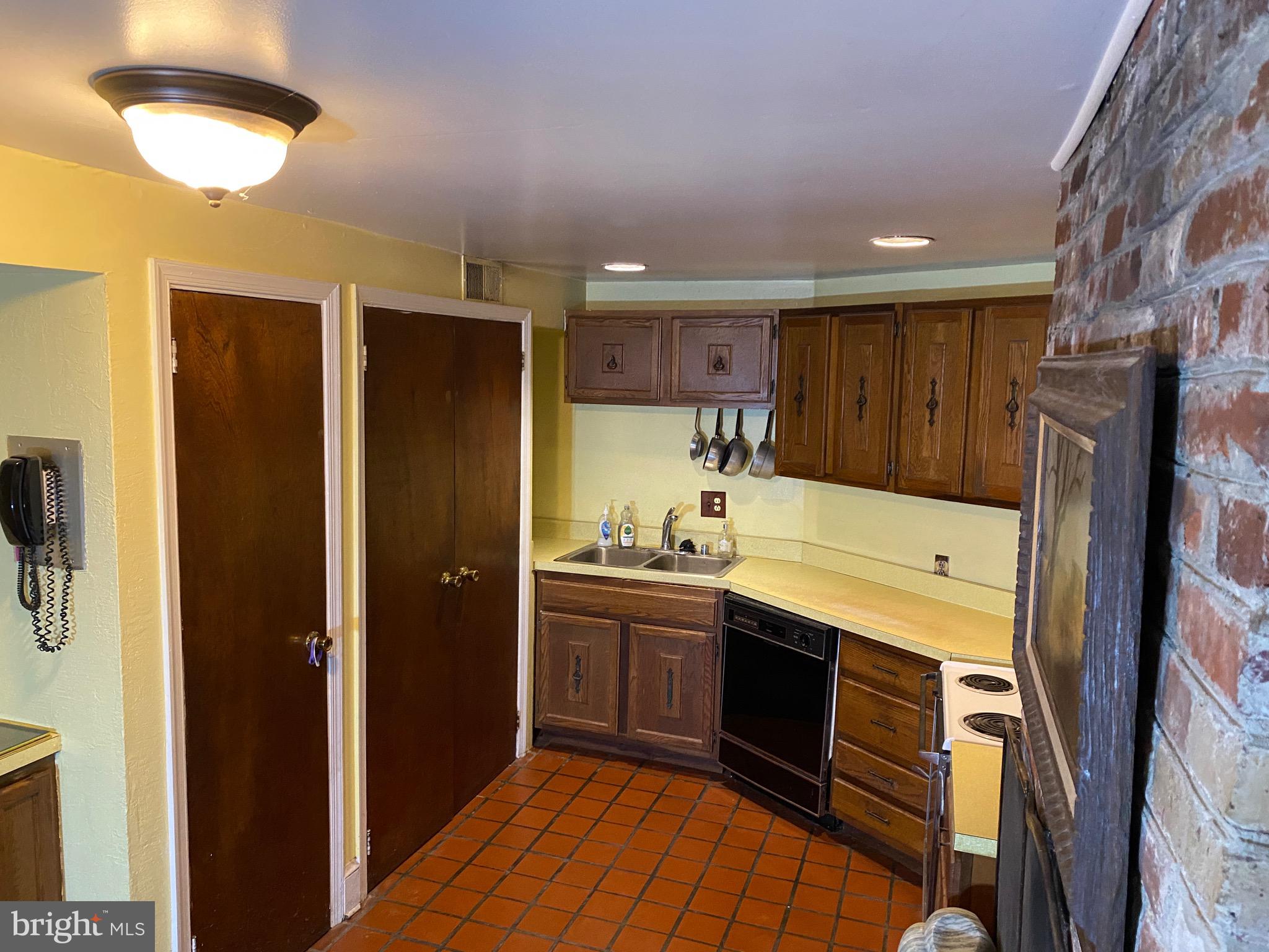 656 12th Street Northeast Washington, DC 20002 - Photo 9 of 49 Gallery Image 9