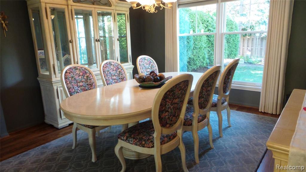 905 Cook Road Grosse Pointe Woods, MI 48236 - Photo 7 of 38