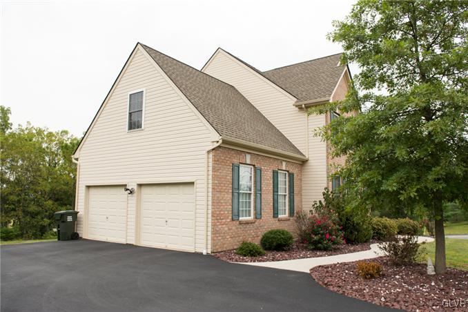 3632 Rip Court Slatington, PA 18080 - Photo 4 of 34 Gallery Image 4