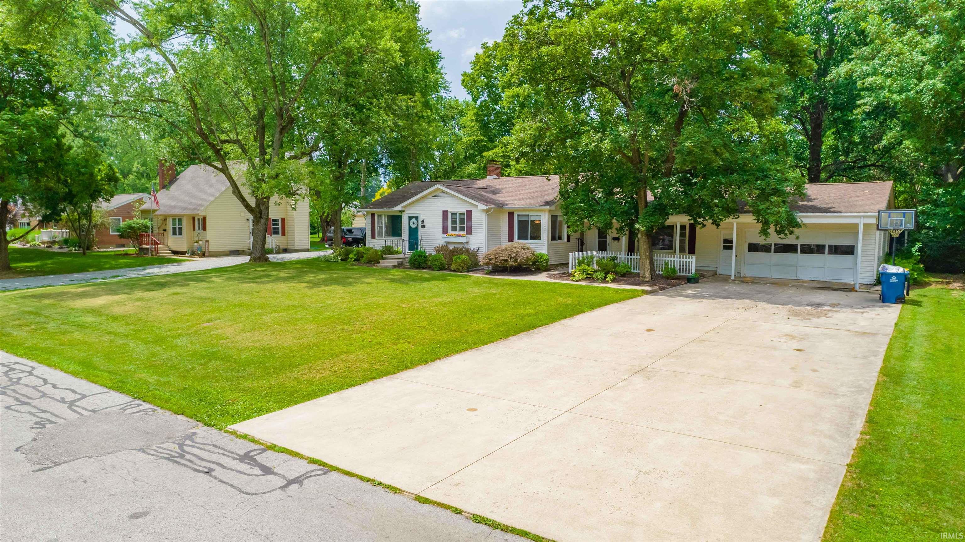 712 Ruse Street North Manchester, IN 46962 - Photo 2 of 31