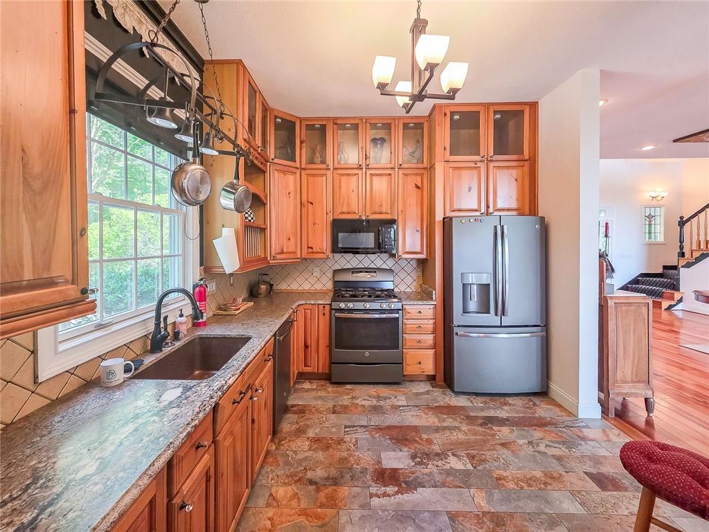 120 Sunrock Mountain Trace Blue Ridge, GA 30513 - Photo 12 of 66