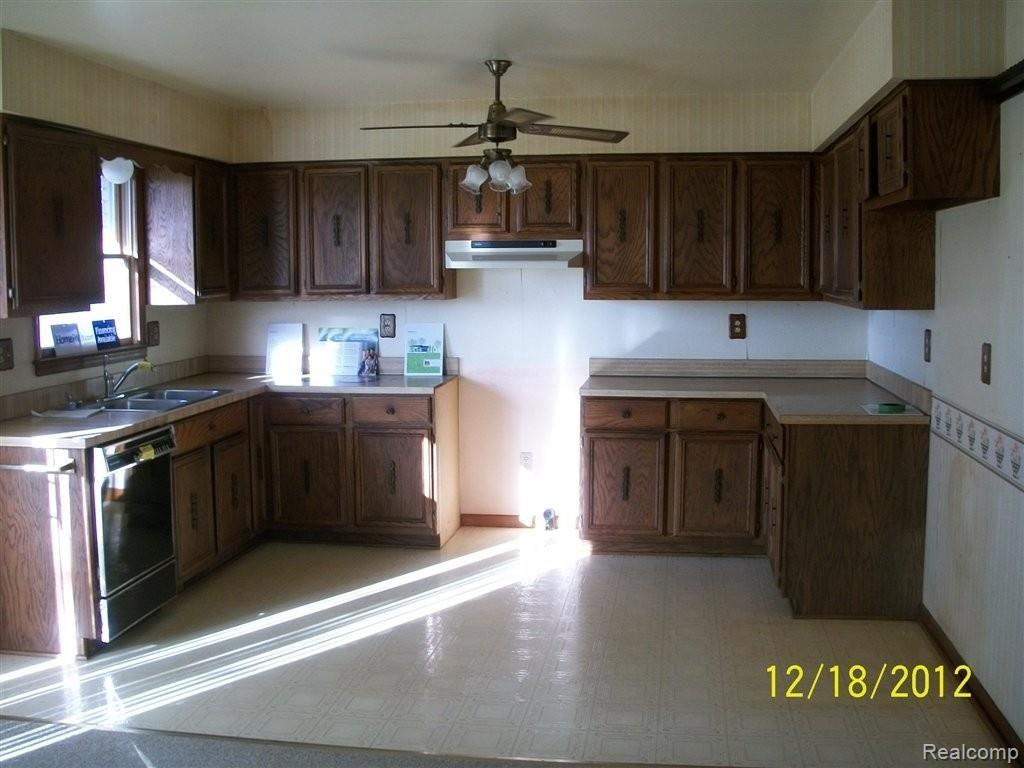 49101 Card Road Macomb, MI 48044 - Photo 7 of 18 kit1.jpg