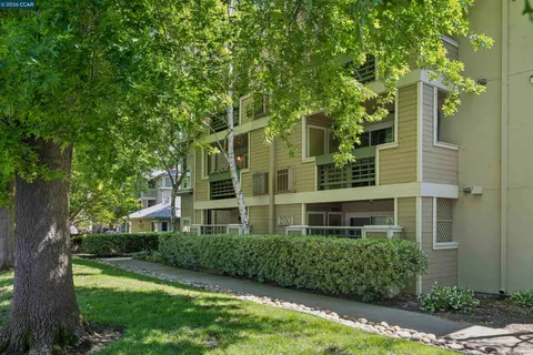 $529,000 | 2530 Oak Road, Unit 201, Walnut Creek, CA 94597