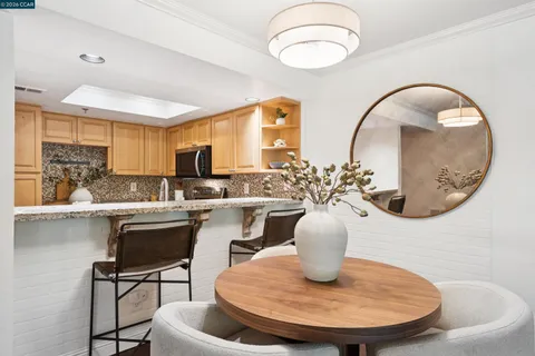 $529,000 | 2530 Oak Road, Unit 201, Walnut Creek, CA 94597