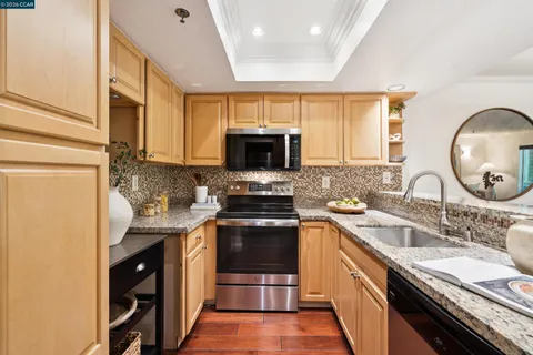 $529,000 | 2530 Oak Road, Unit 201, Walnut Creek, CA 94597