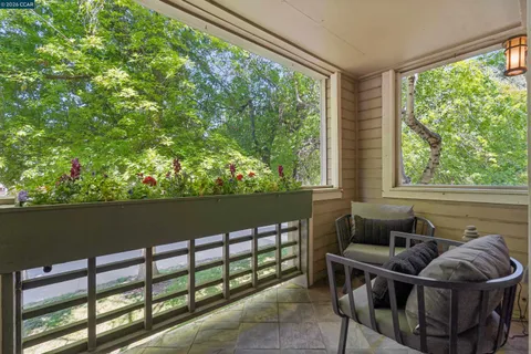 $529,000 | 2530 Oak Road, Unit 201, Walnut Creek, CA 94597