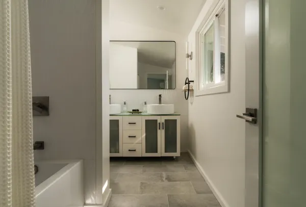 $2,475,000 | 3233 Lucinda Lane, Santa Barbara, CA 93105