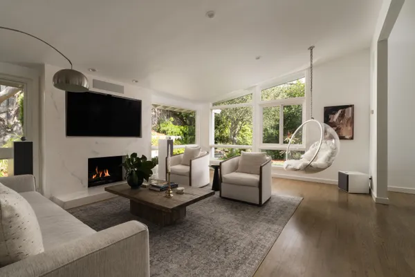 $2,475,000 | 3233 Lucinda Lane, Santa Barbara, CA 93105