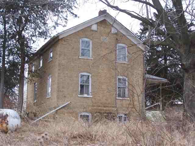 44042 Tower Road Freeport, IL 61032 - Photo 2 of 8