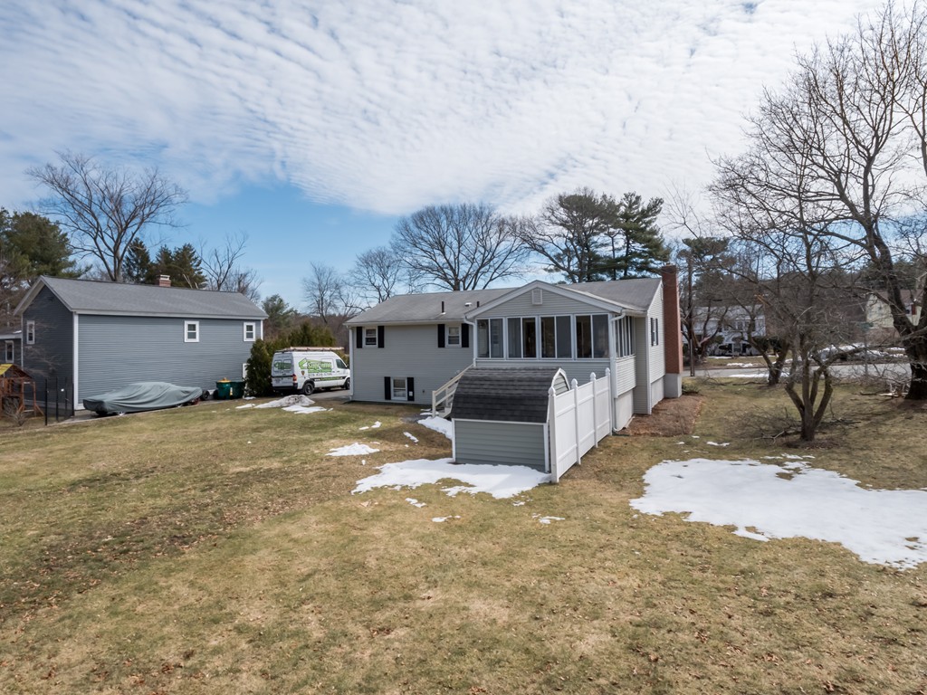 44 Rolling Lane Hudson, MA 01749 - Photo 4 of 21 Gallery Image 4