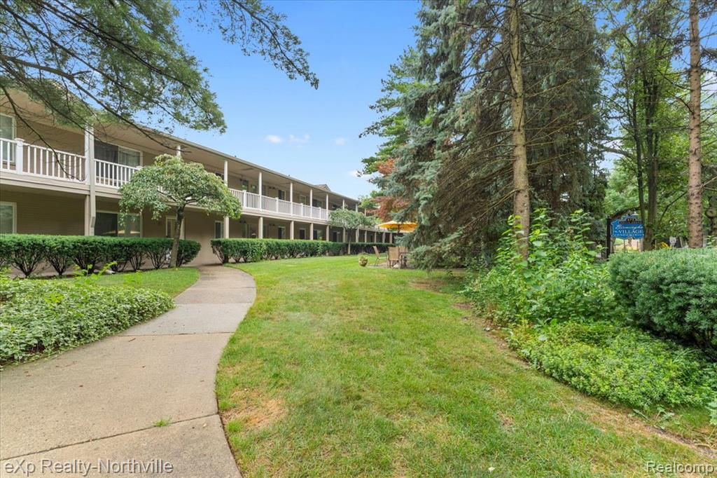 475 South Adams Road Birmingham, MI 48009 - Photo 2 of 23