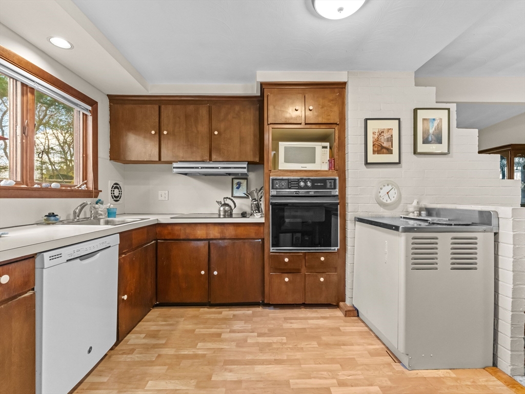 16 Sheffield Road Framingham, MA 01701 - Photo 12 of 40 Gallery Image 12