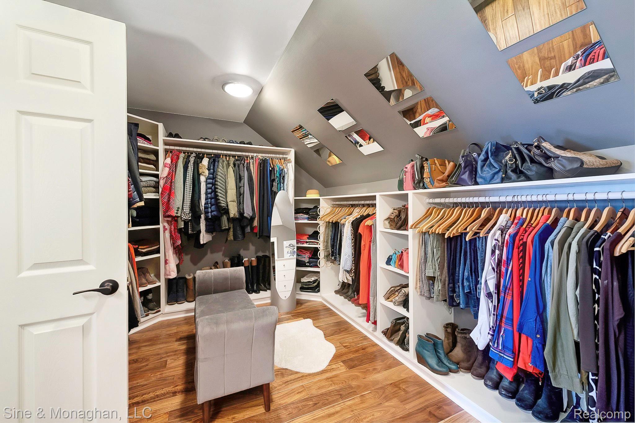3248 Wren Lane Rochester, MI 48309 - Photo 29 of 65 Fit for the fashionista in the household