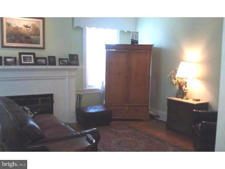 58 Colonial Avenue Pitman, NJ 08071 - Photo 5 of 20 Living Room