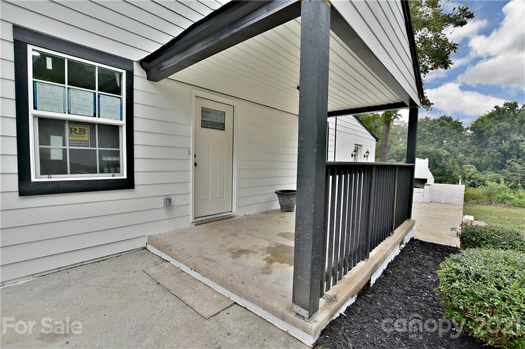 1387 Converse Street Lancaster, SC 29720 - Photo 3 of 23 Gallery Image 3