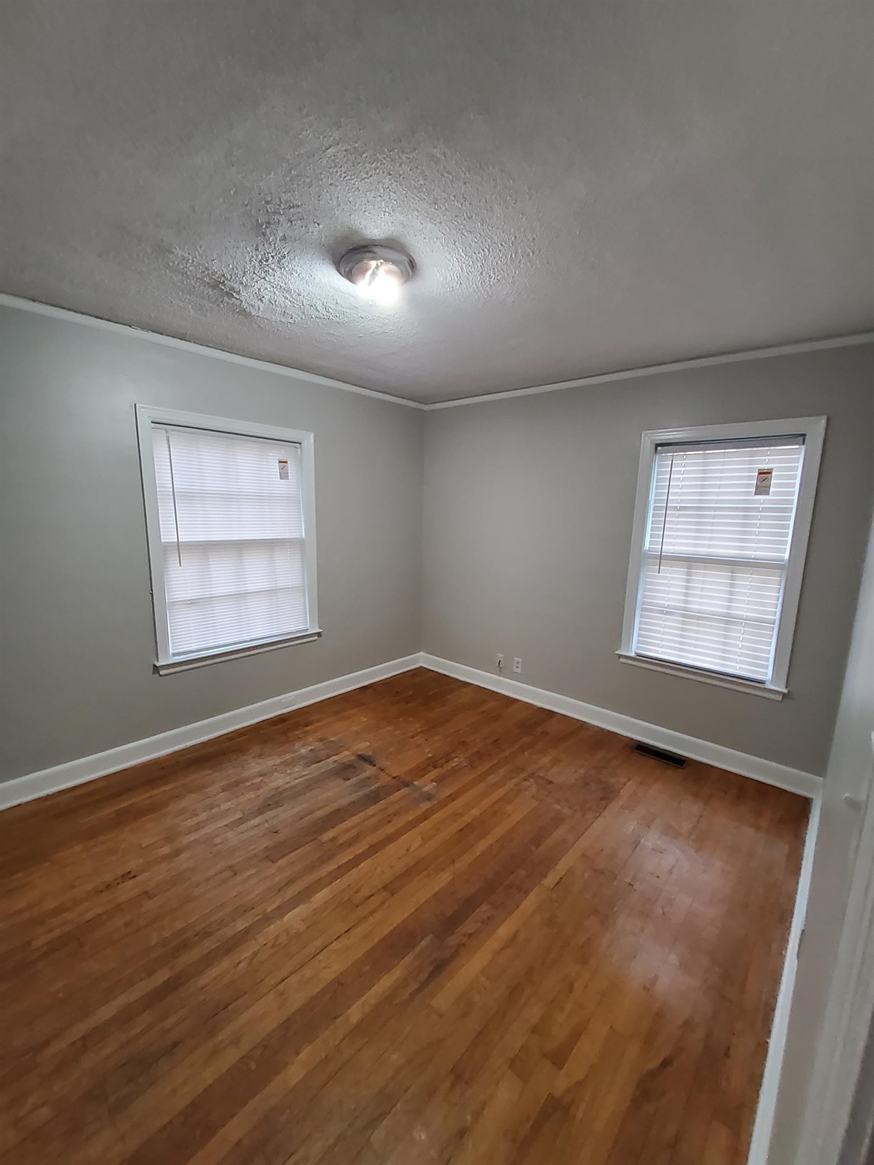 958 Brownlee Road Memphis, TN 38116 - Photo 3 of 18