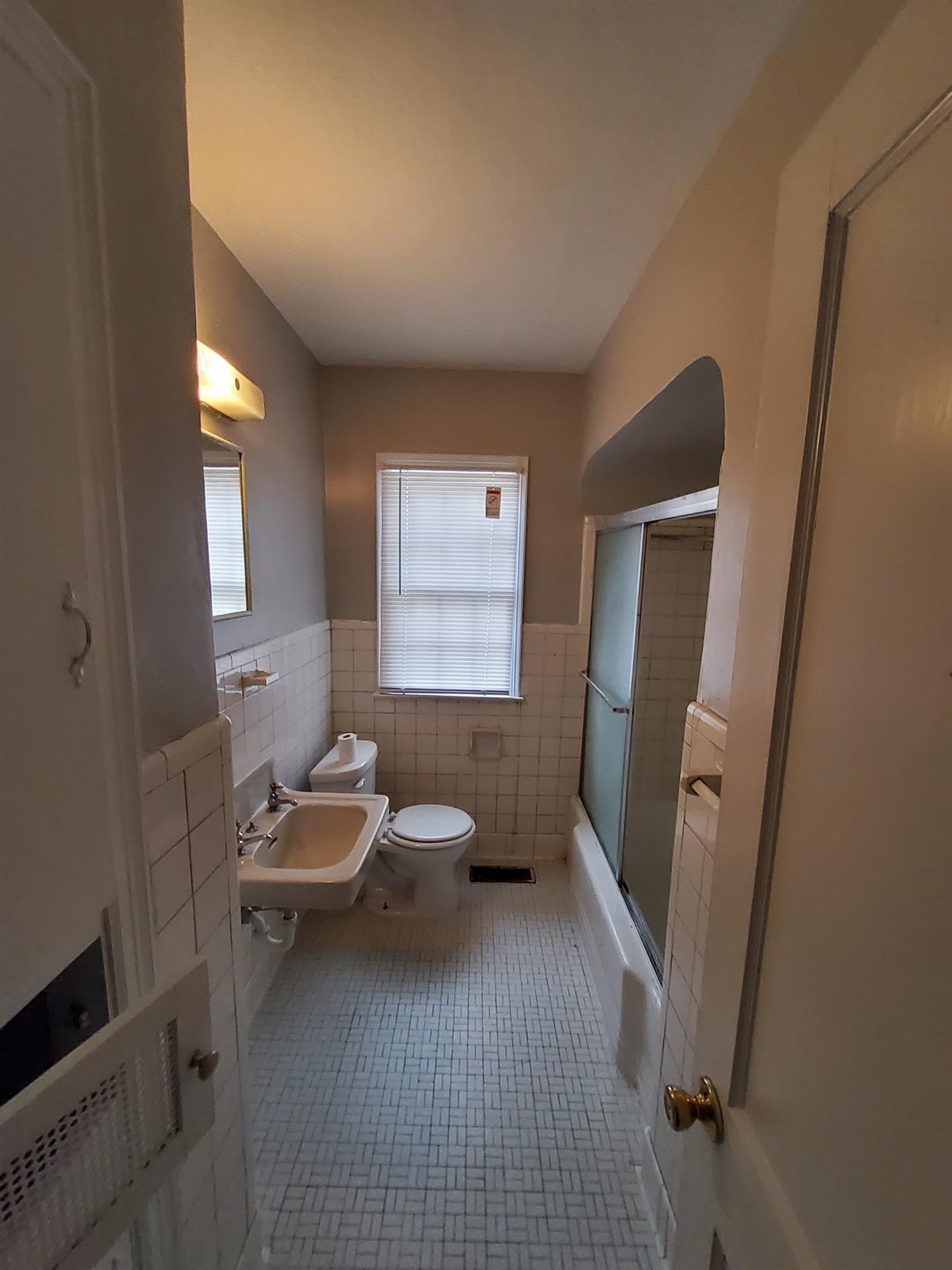 958 Brownlee Road Memphis, TN 38116 - Photo 4 of 18