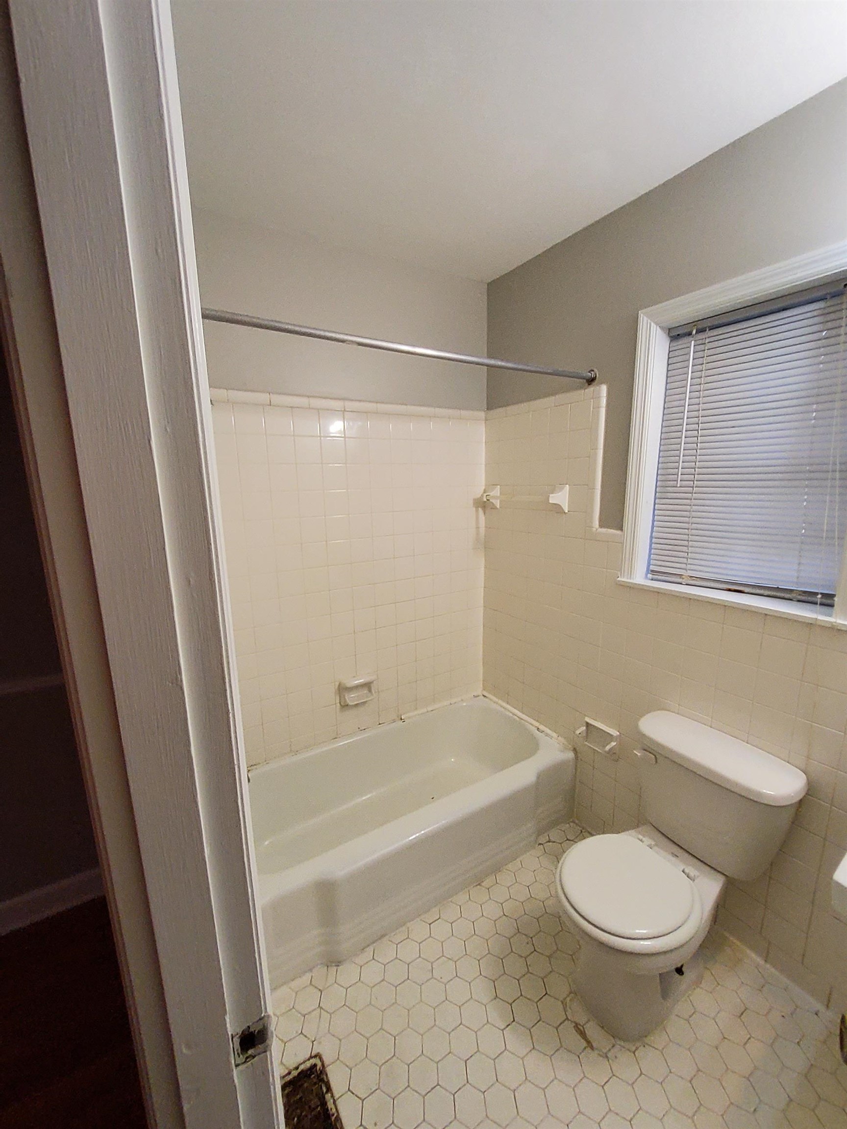 958 Brownlee Road Memphis, TN 38116 - Photo 7 of 18