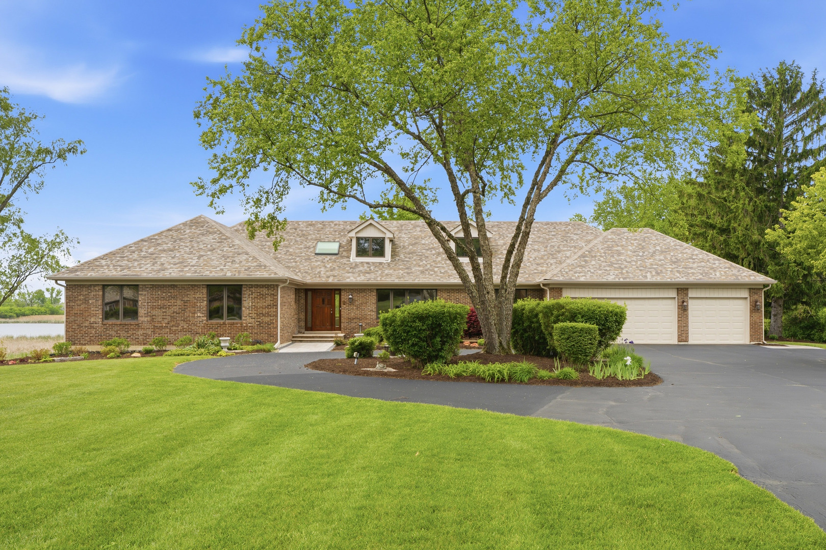 2208 Shetland Road Inverness, IL 60010 - Photo 1 of 48