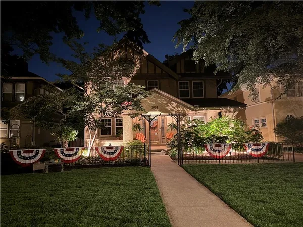 $585,000 | 1008 West 71st Terrace, Kansas City, MO 64114