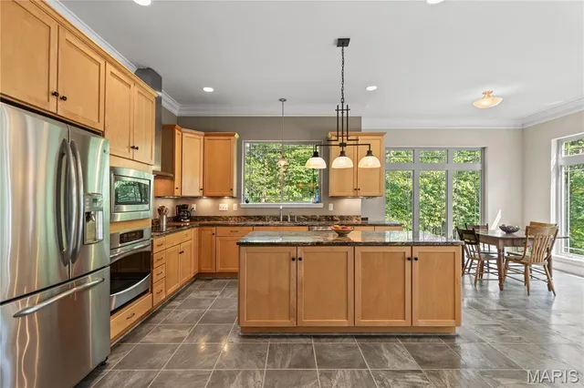 $750,000 | 140 Norfork Court, Defiance, MO 63341