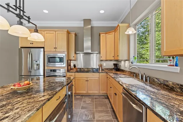 $750,000 | 140 Norfork Court, Defiance, MO 63341