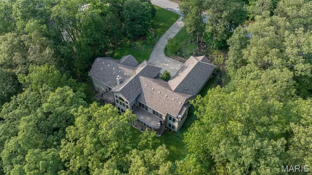 $750,000 | 140 Norfork Court, Defiance, MO 63341