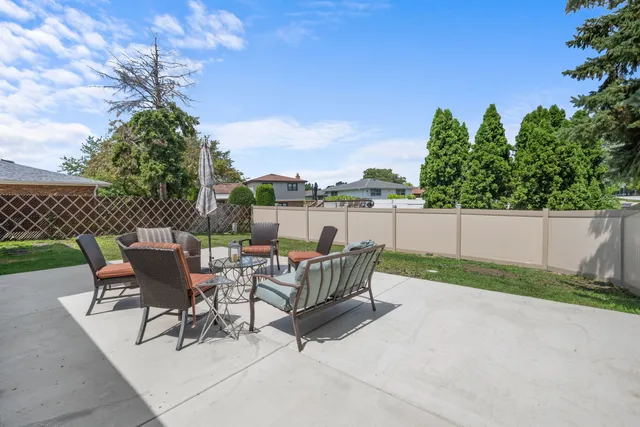 $400,000 | 8400 167th Street, Tinley Park, IL 60487