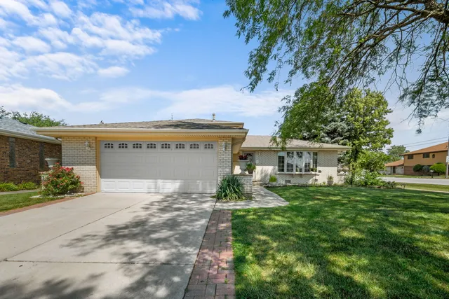 $400,000 | 8400 167th Street, Tinley Park, IL 60487