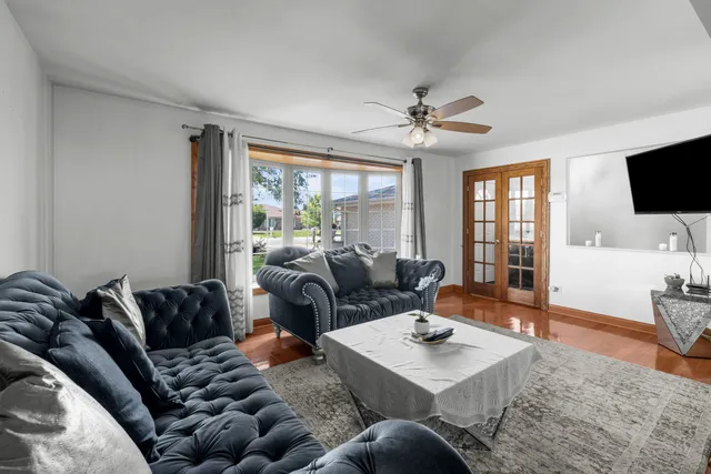 $400,000 | 8400 167th Street, Tinley Park, IL 60487