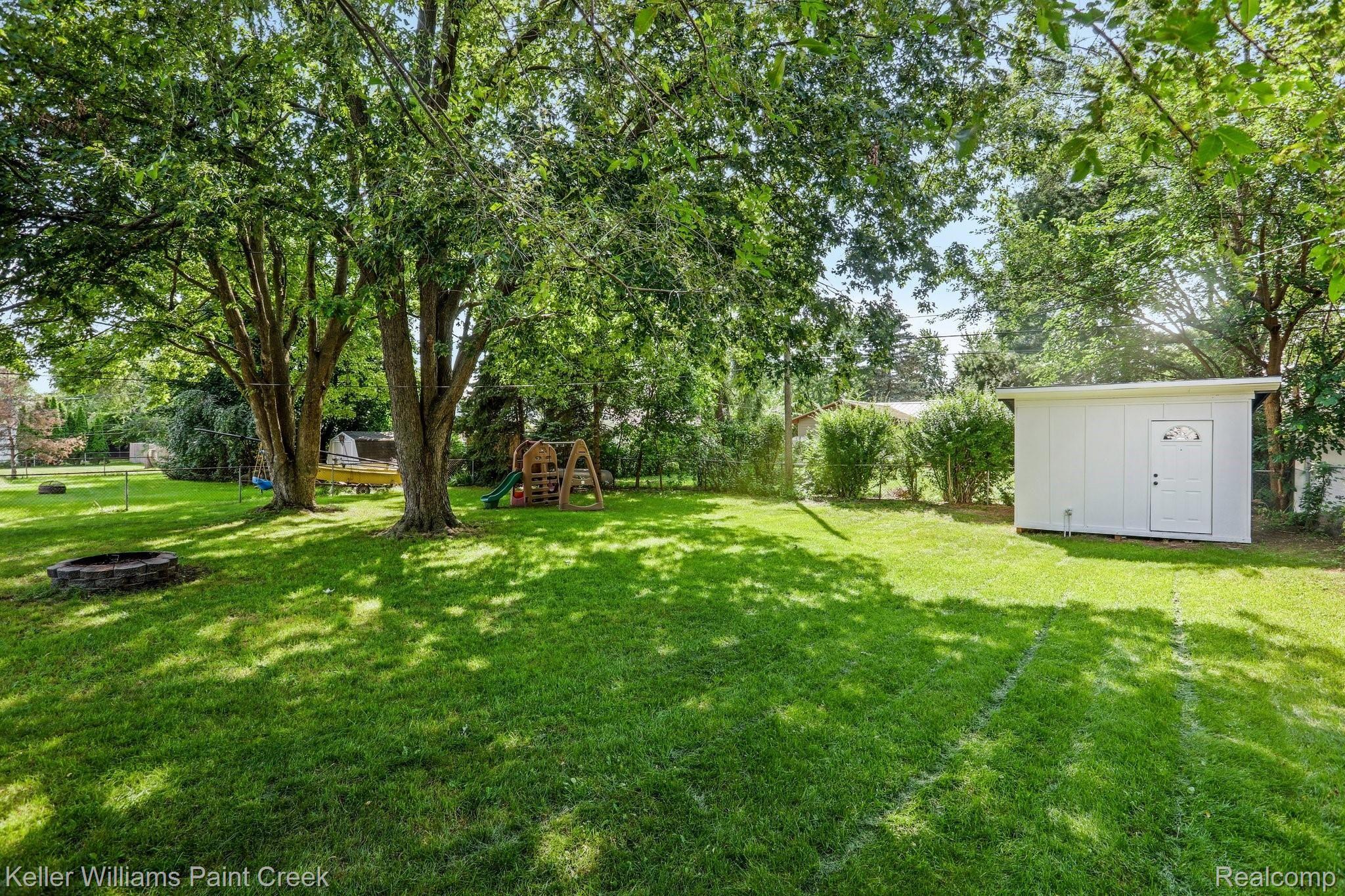 2380 Melvin Avenue Rochester, MI 48307 - Photo 18 of 19 30-web-or-mls-2380 Melvin Avenue Rochester Hills008.jpg