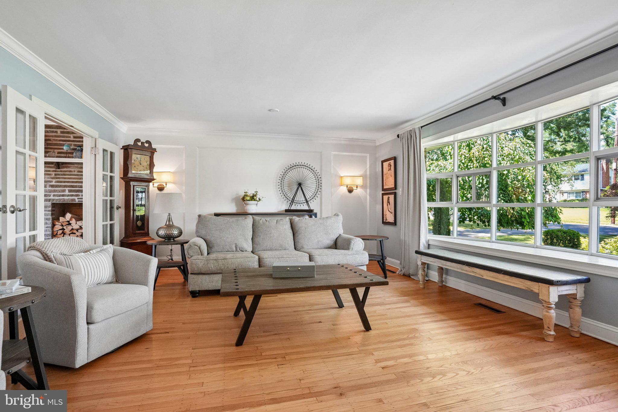 116 Forest Road Moorestown, NJ 08057 - Photo 5 of 44 Living Room