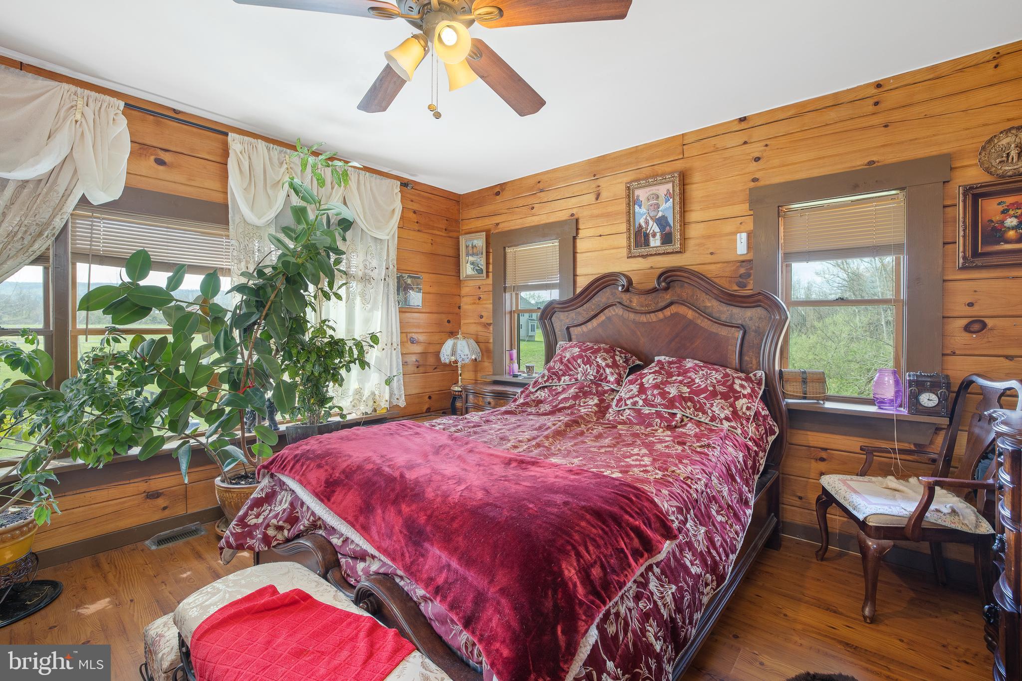 34876 Paxson Road Round Hill, VA 20141 - Photo 22 of 40 MASTER BEDROOM #2 ON THE MAIN LEVEL