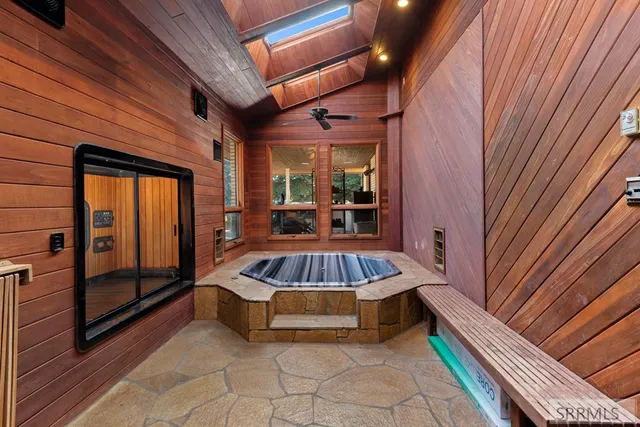 $975,000 | 1149 1250 North Road, Shelley, ID 83274