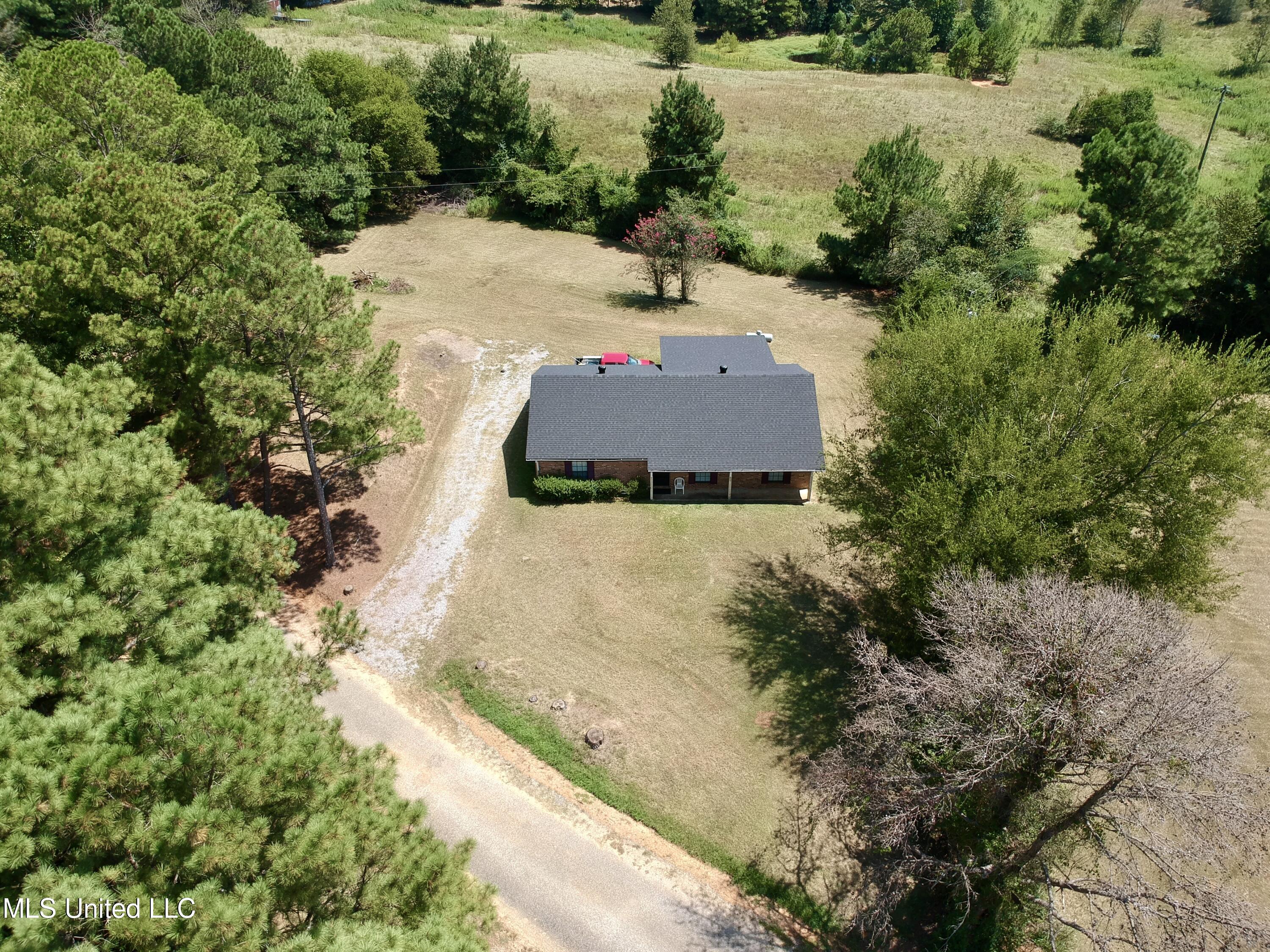 410 Richardson Road Carthage, MS 39051 - Photo 2 of 20 866584BC-93B0-489D-B64E-CBA4897B1D46_1_2