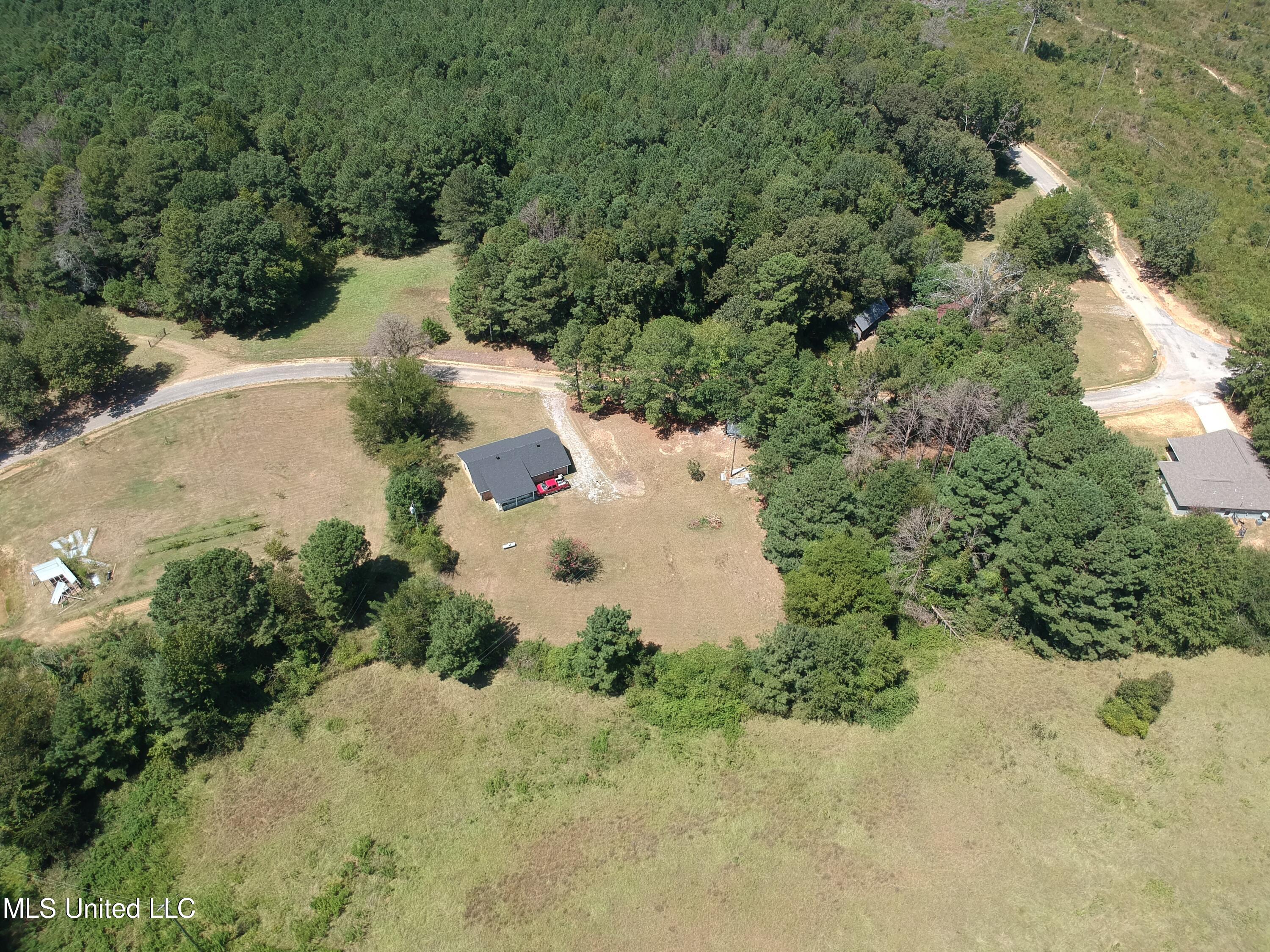 410 Richardson Road Carthage, MS 39051 - Photo 3 of 20 0F1A7C4A-FE81-43F9-B592-2FAD9785E297