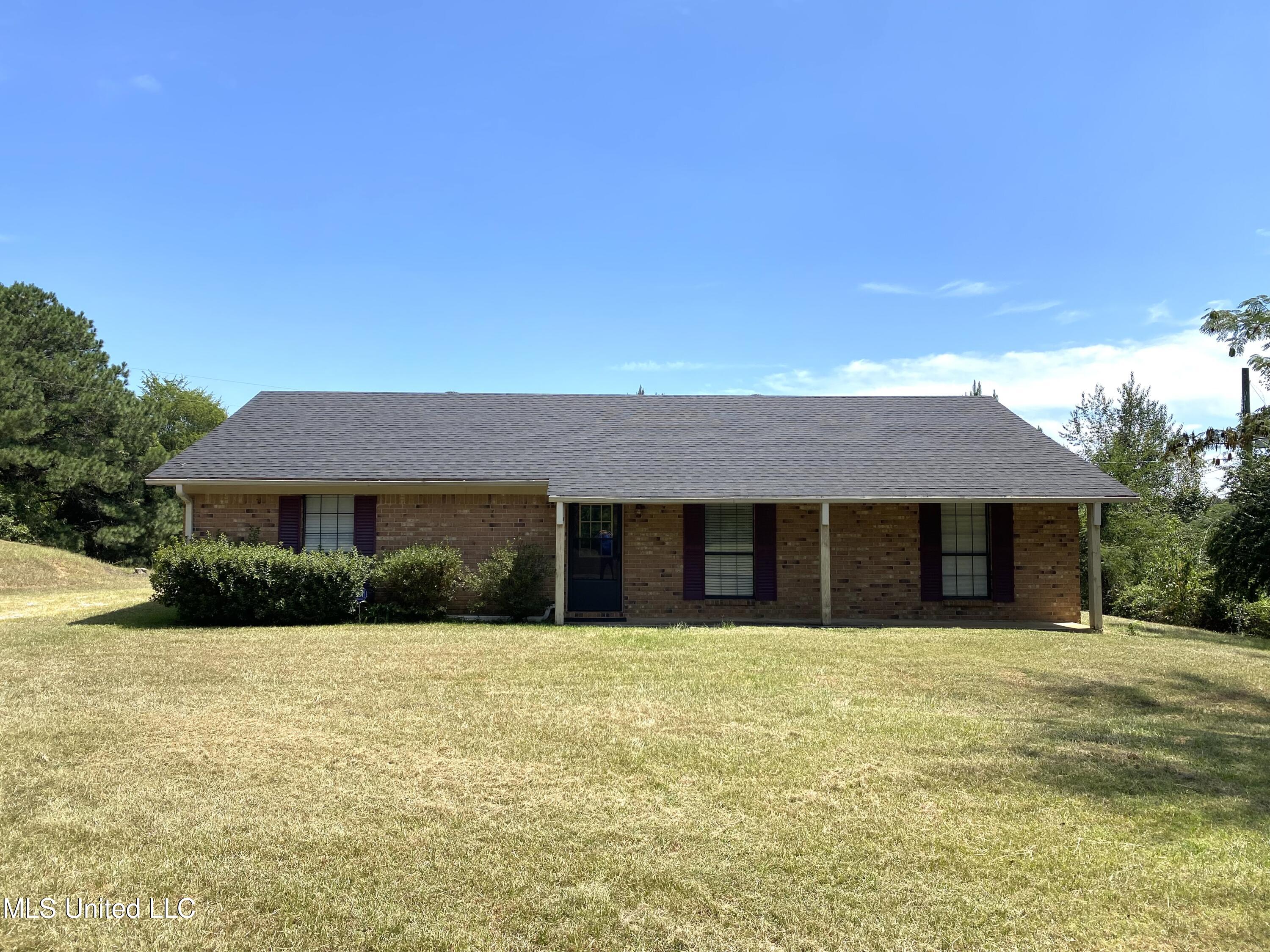 410 Richardson Road Carthage, MS 39051 - Photo 4 of 20 IMG_4412