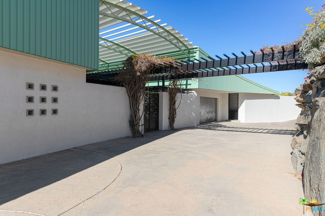 2051 Rim Road Palm Springs, CA 92264 - Photo 10 of 42 Gallery Image 10