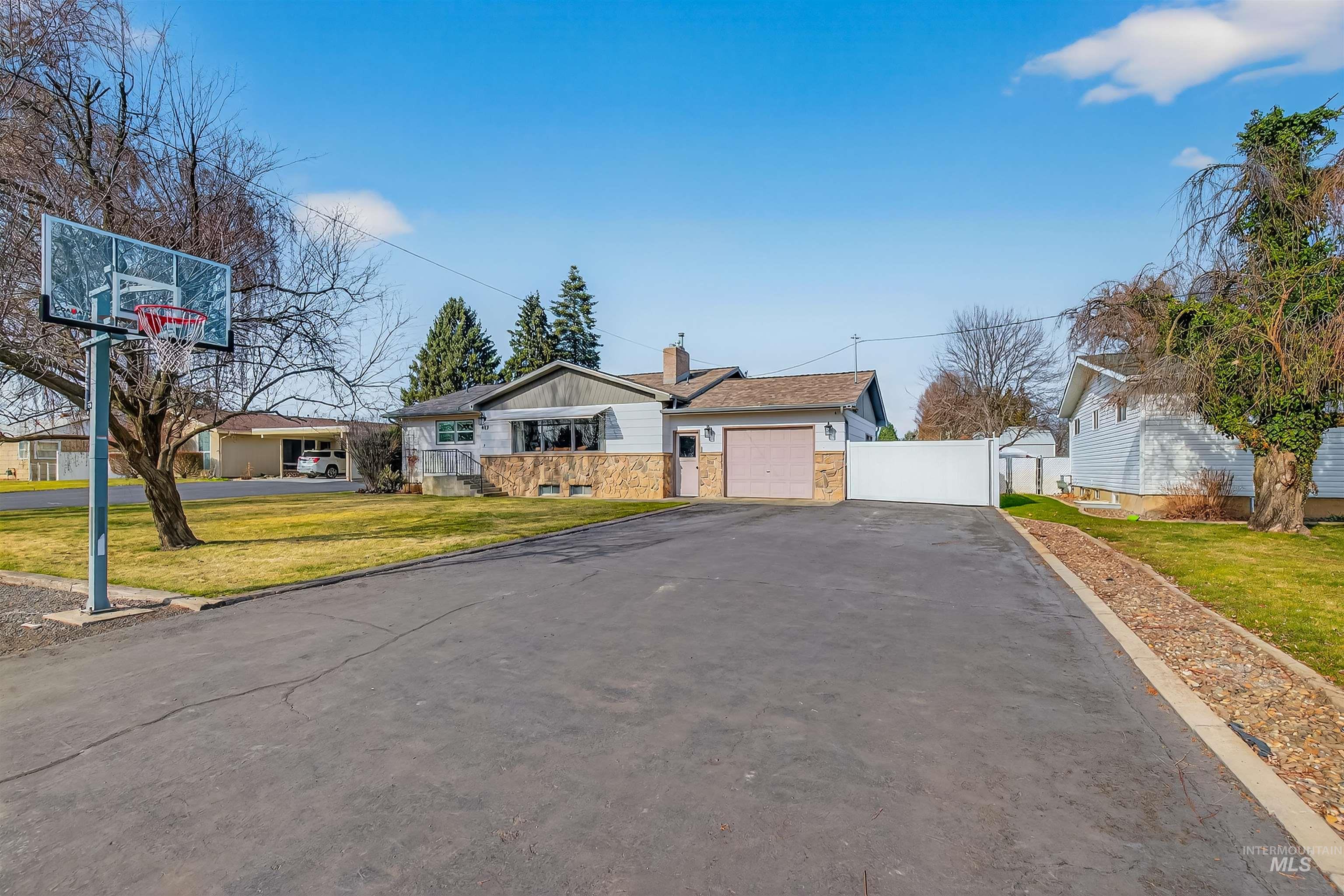 917 Cedar Avenue Lewiston, ID 83501 - Photo 3 of 47