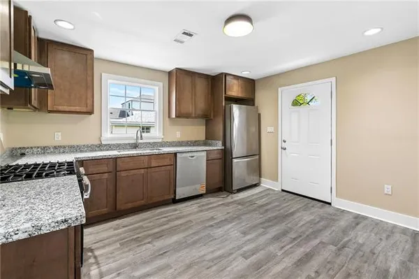 $1,800 | 1104 Huey P Long Avenue, Gretna, LA 70053