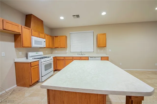 $1,895 | 1022 Pecos River Avenue, Henderson, NV 89002