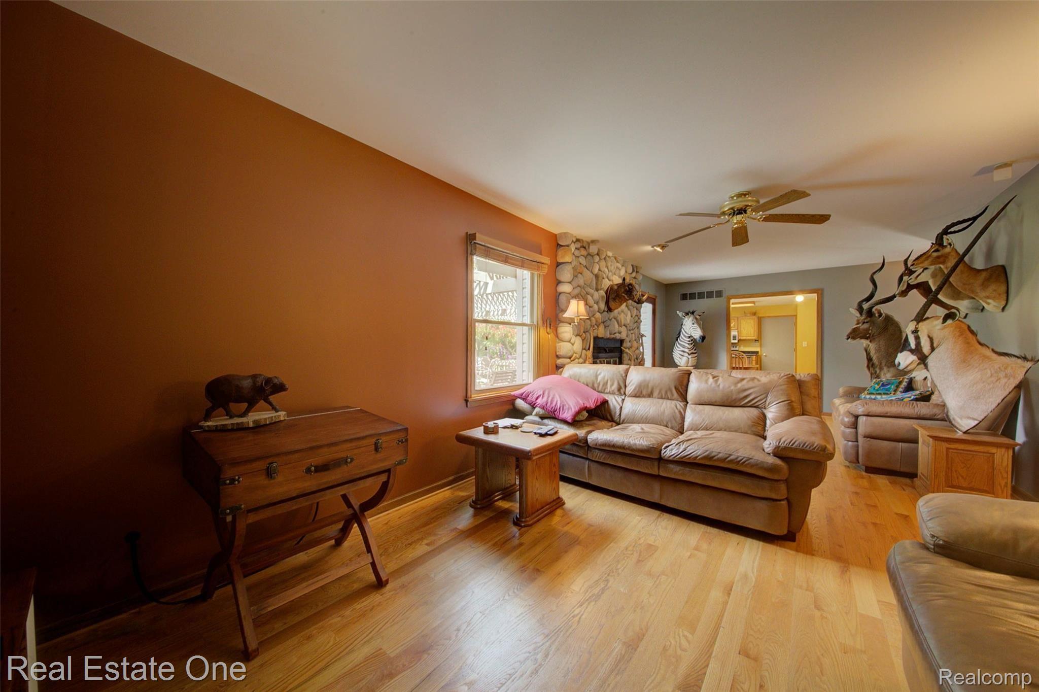 7112 Richardson Road Howell, MI 48843 - Photo 13 of 97 930A4774_5_6.jpg