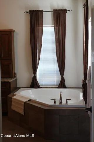 $1,347,000 | 2010 East Grandview Drive, Coeur D'Alene, ID 83815