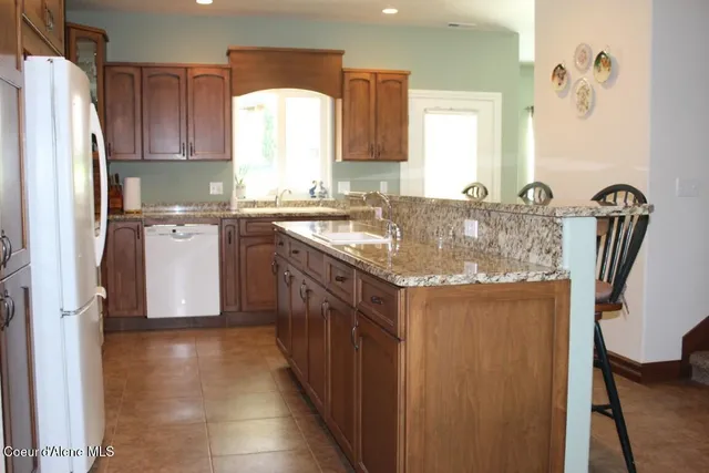 $1,347,000 | 2010 East Grandview Drive, Coeur D'Alene, ID 83815